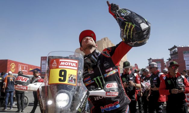 31 años después, Honda gana el DAKAR