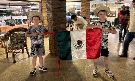 Mexicanos en el Mini Cross en Bolivia