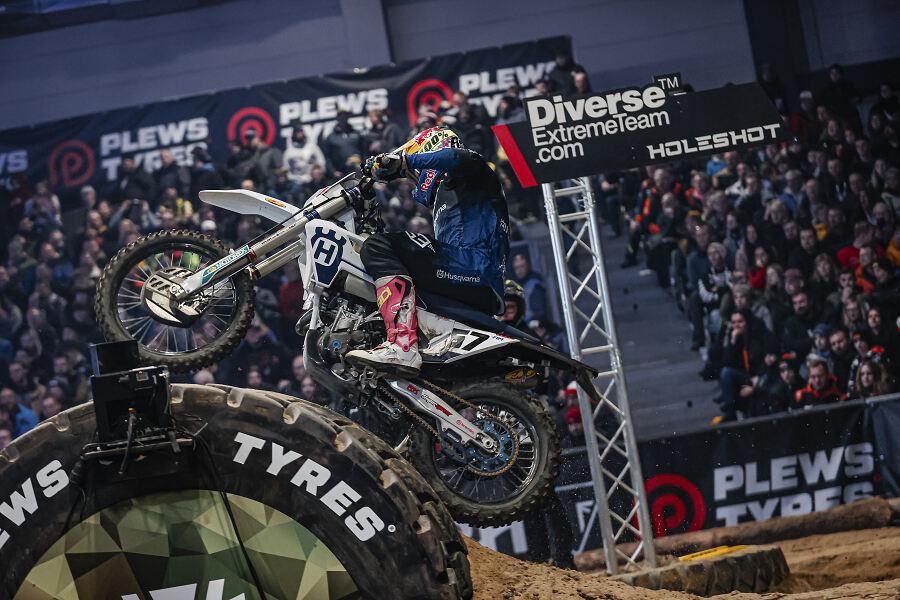 Billy Bolt sigue dominando el SuperEnduro
