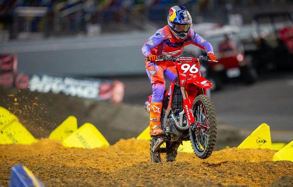 Dominio perfecto de Davies y duelo cerrado en 450