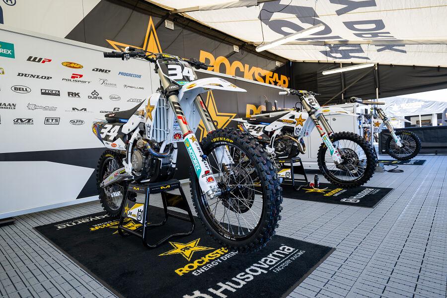 Husqvarna se reinventa: adiós a su equipo oficial