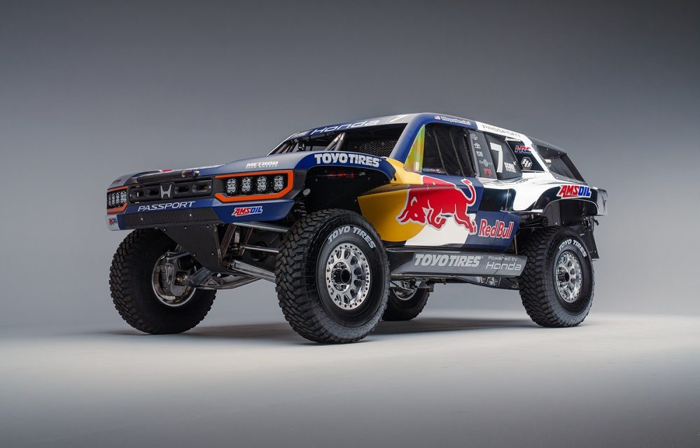 Honda presenta el Trophy Truck híbrido para la Baja 1000