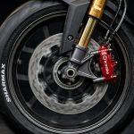 Sharmax equipa su gama de calle con frenos Brembo